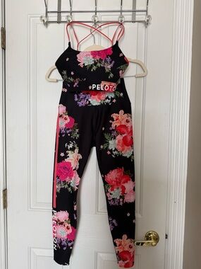 Peloton Floral Matching Set Size [S] – Leggings + Sports Bra